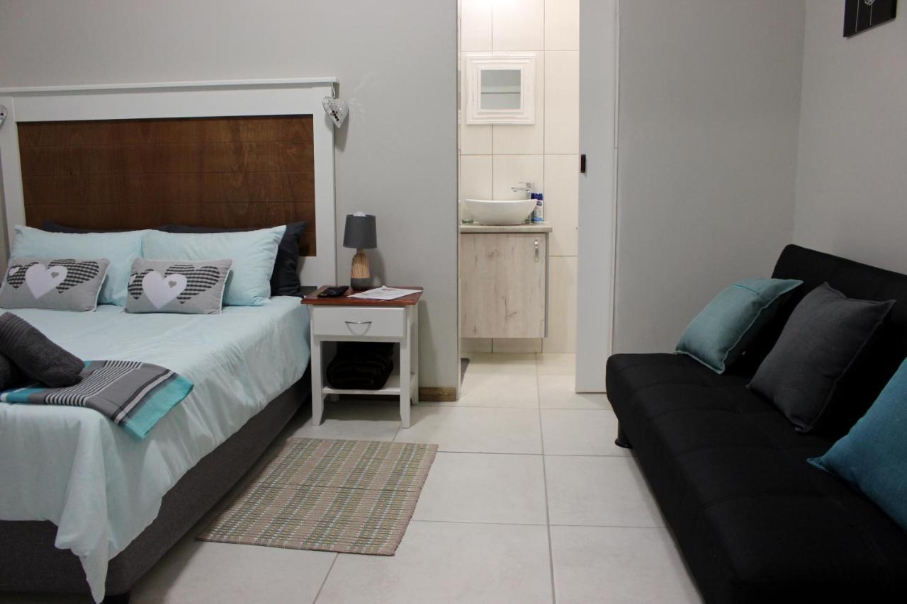 Hotel Tranquility Self Catering à Lüderitz Extérieur photo